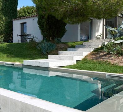 construction piscine à débordement semi entérrée toulouse 31 haute garonne