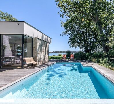 construction piscine rectangulaire avec plage immergée toulouse