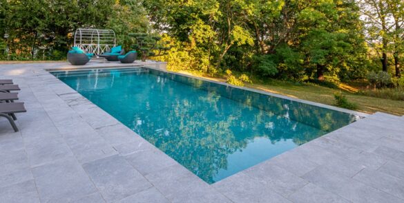 construction pisicine à débordement toulouse 31000 haute garonne