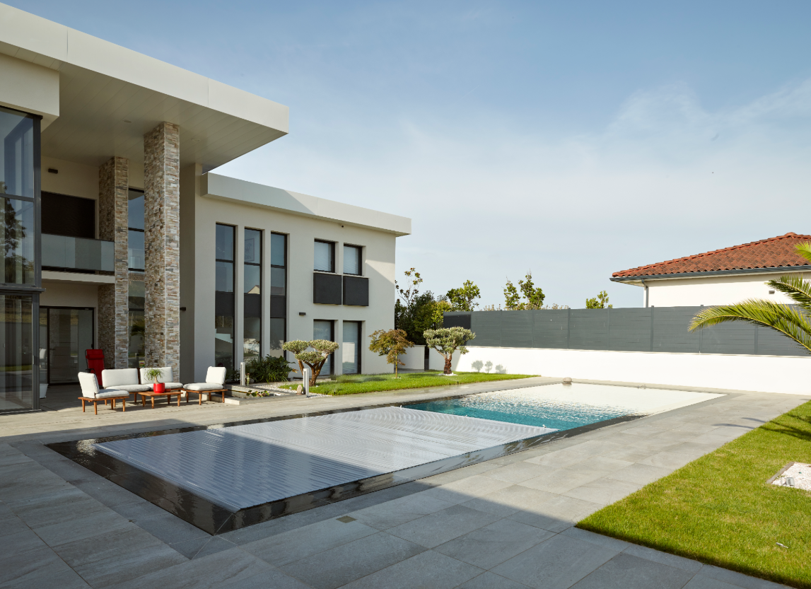 Construction piscine luxe Toulouse par pisciniste d’exception à Toulouse