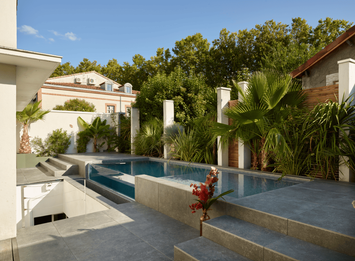 Budget réaliste pour piscine sur mesure à Toulouse