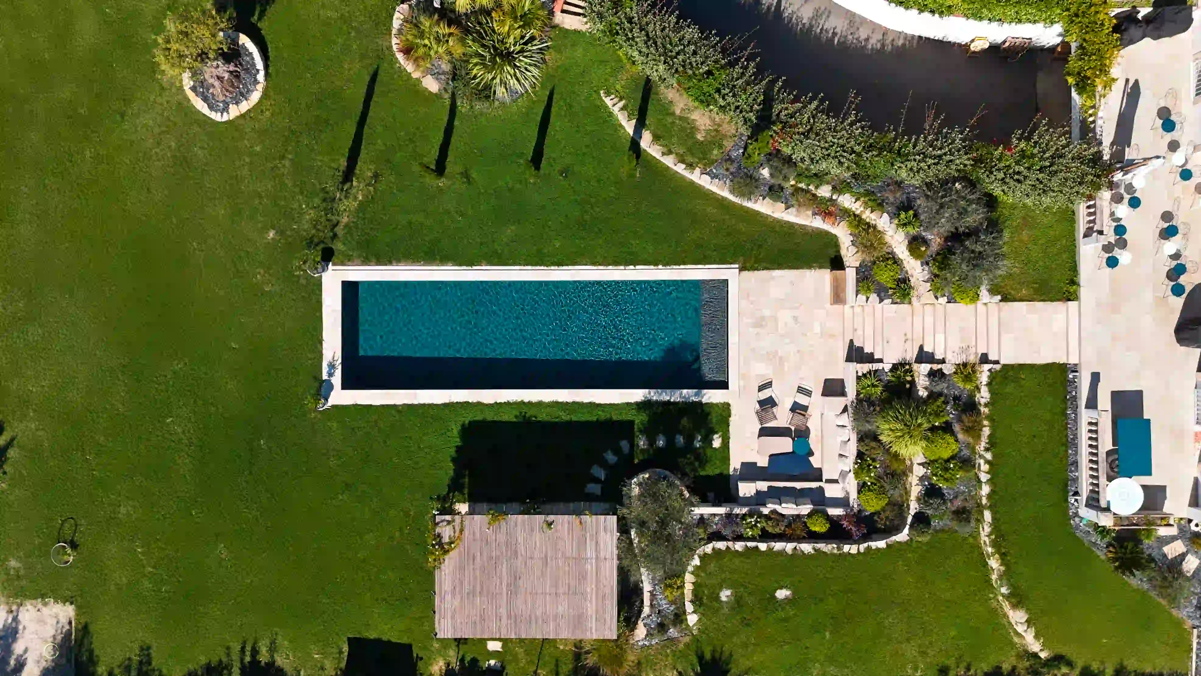 Piscine béton maçonnée type couloir de nage toulouse