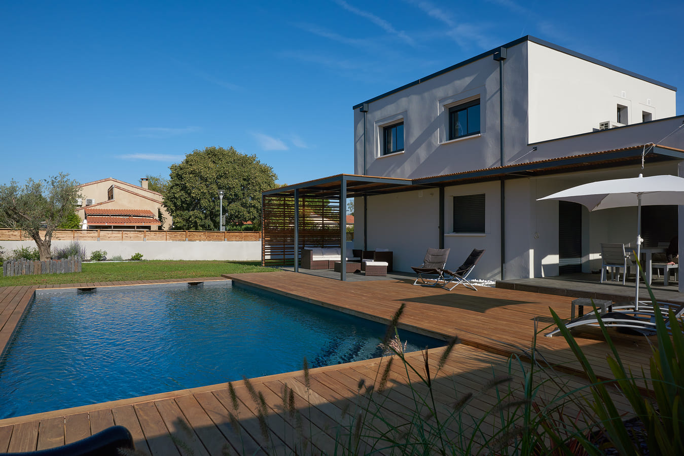 Piscine en béton à Vigoulet Auzil pour villas