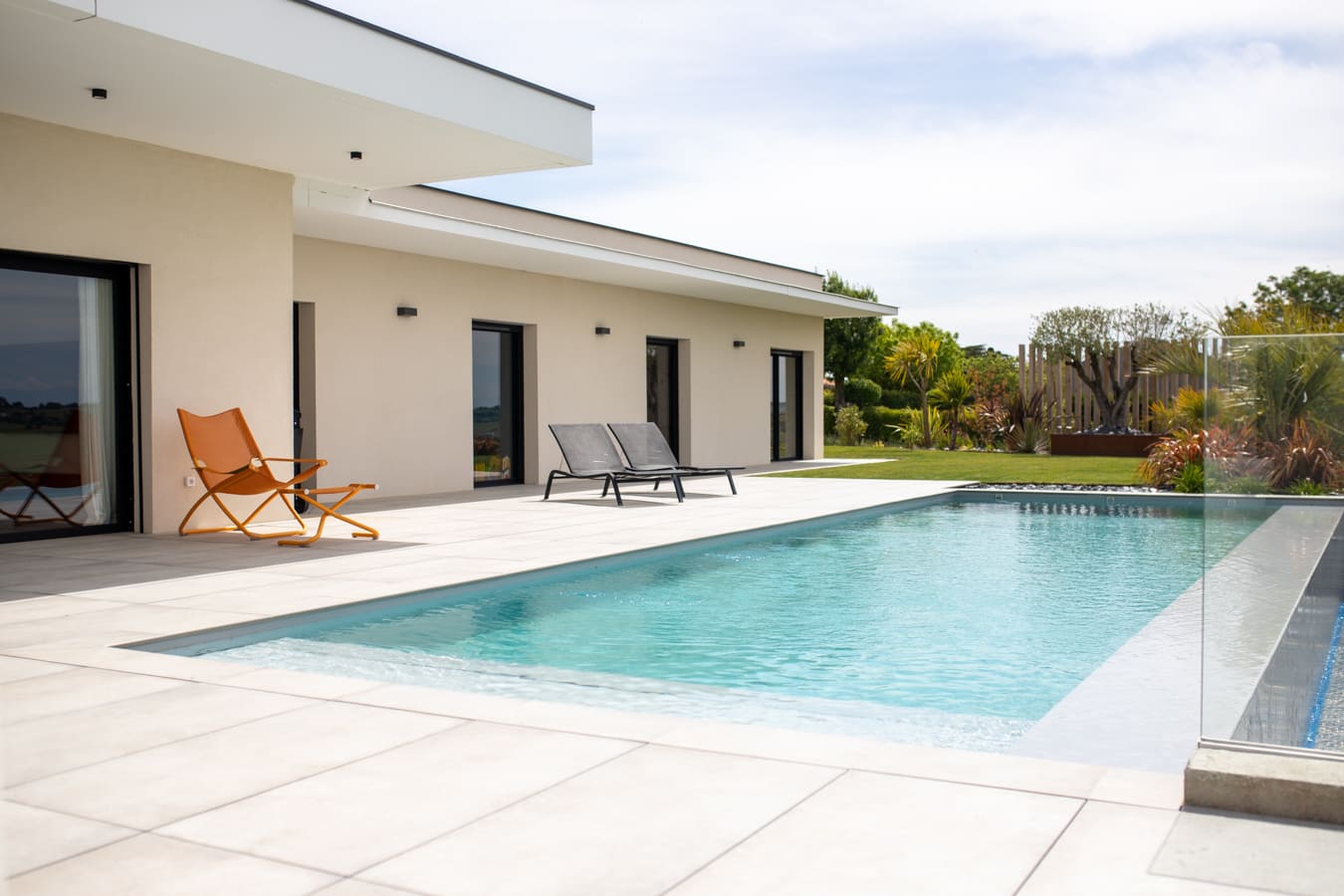 Pisciniste haut de gamme grande piscine Aigrefeuille 31280