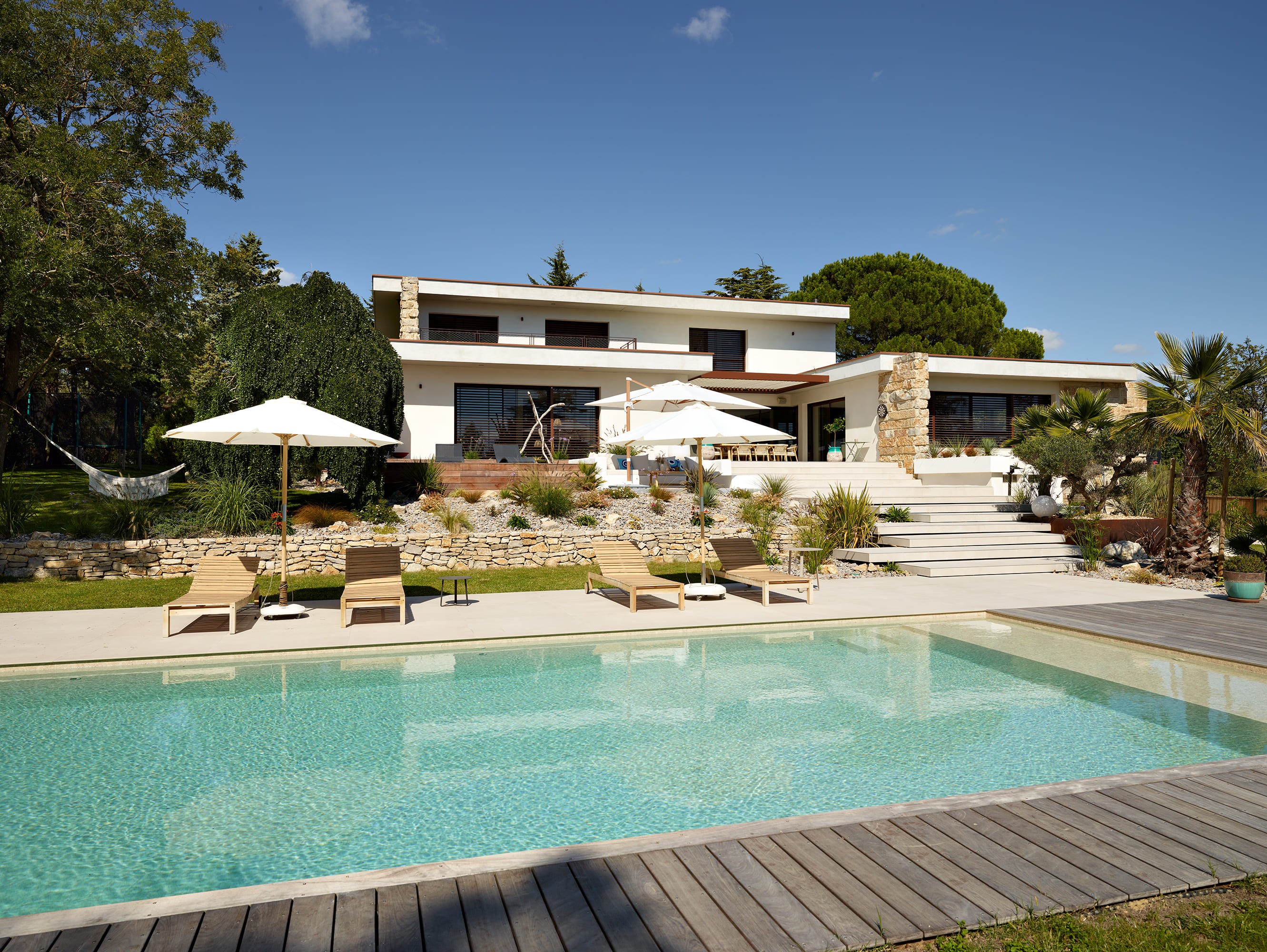 Construction grande piscine luxe pour villa à Toulouse Construction grande piscine luxe pour villa à Toulouse