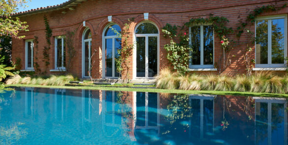 Construction grande piscine pour villa à Toulouse